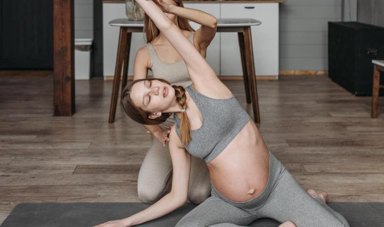 Pregnancy Special #3: Lateral Stretches 