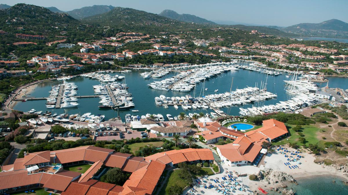 Sardegna, una Ferrari in garage Sardegna, una Ferrari in garage