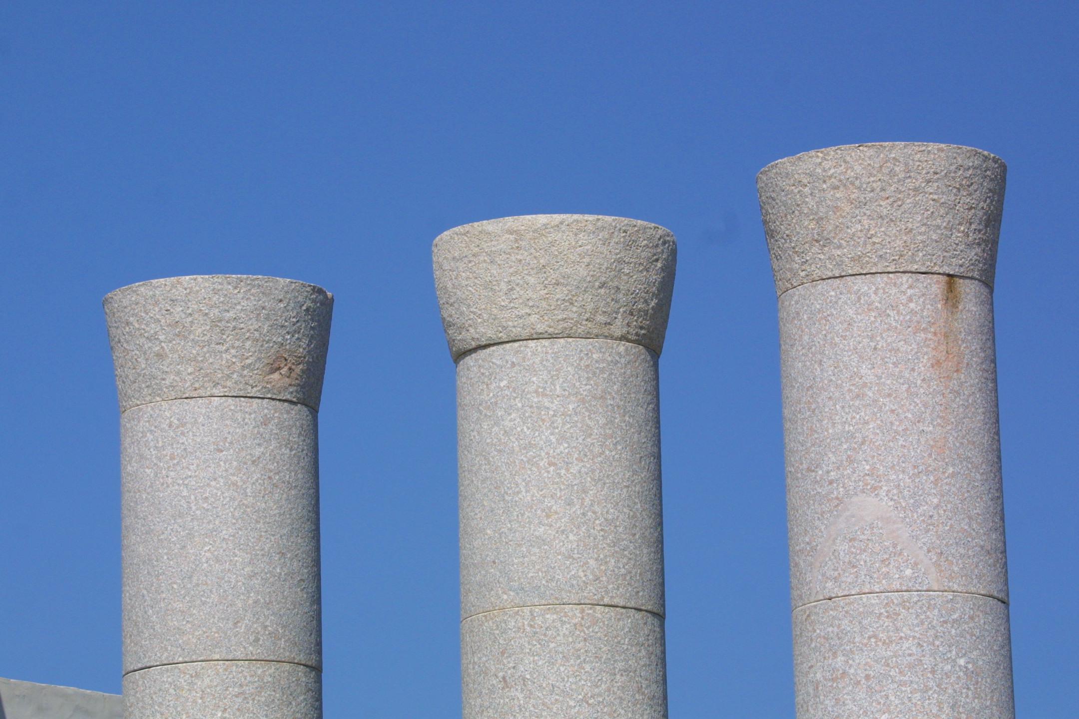 Teatro Mario Ceroli: le colonne