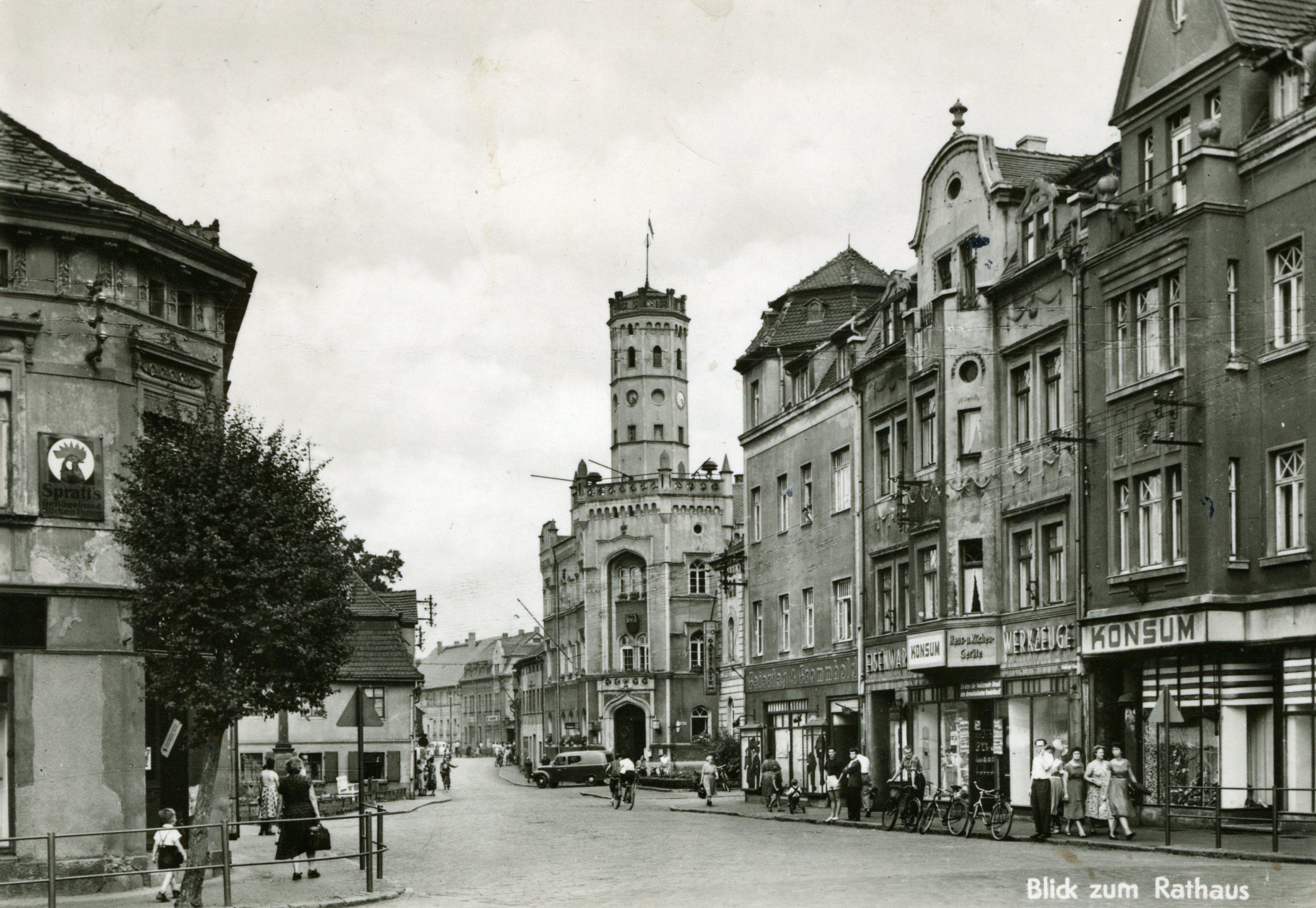 DDR_Postcard_Meuselwitz_Rathaus_(50327318408)