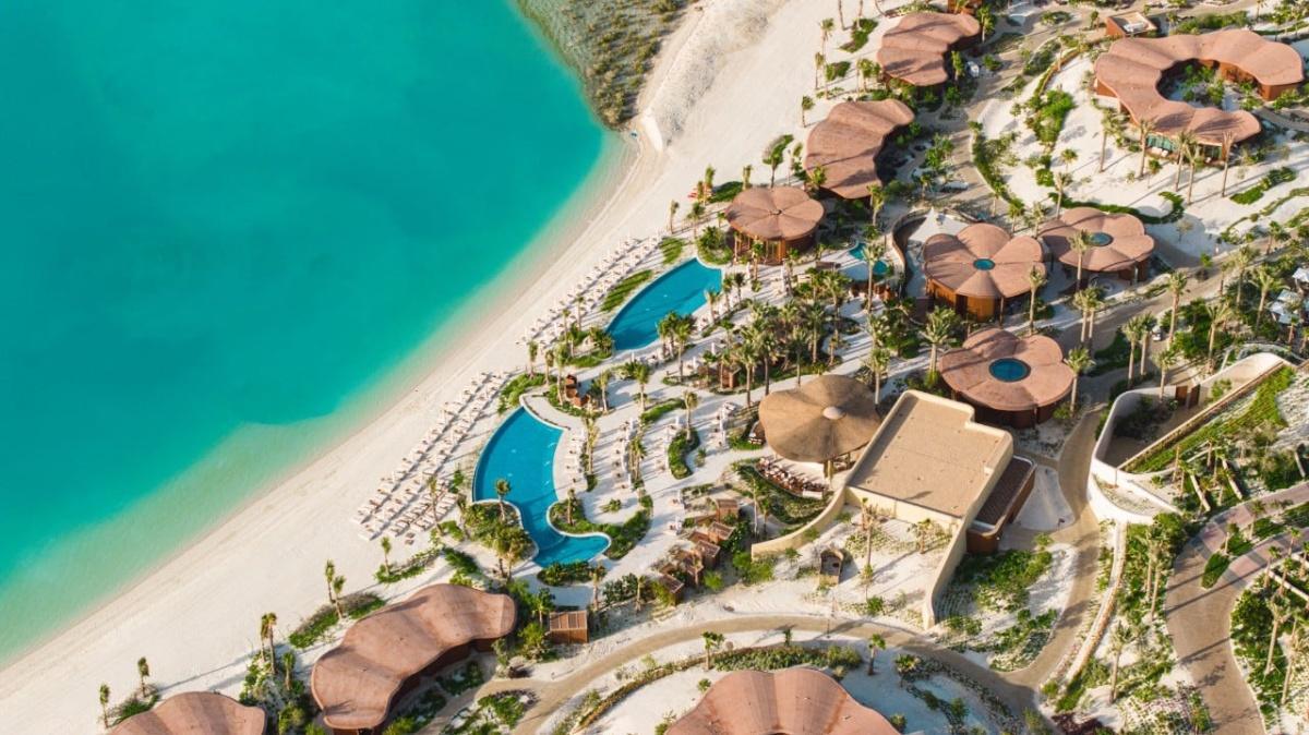 "فورسيزونز البحر الأحمر" يفتتح أبوابه في جزيرة "شورى" بـ 20 مايو "فورسيزونز البحر الأحمر" يفتتح أبوابه في جزيرة "شورى" بـ 20 مايو