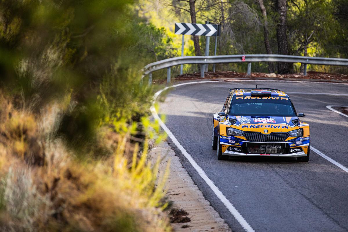 ‘Cohete’ Suárez, segundo a segundo, mantiene su liderato ‘Cohete’ Suárez, segundo a segundo, mantiene su liderato