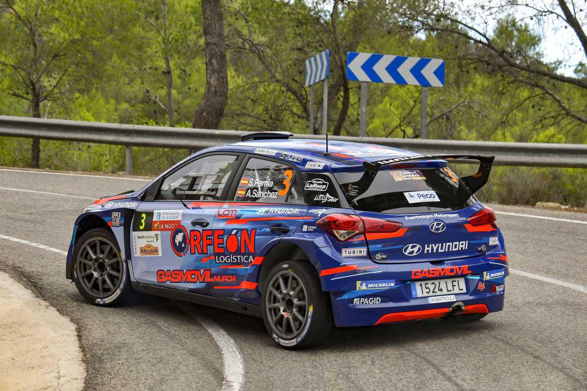 Surhayen Pernia, al frente de la clasificación al término de la primera sección del rallye Surhayen Pernia, al frente de la clasificación al término de la primera sección del rallye