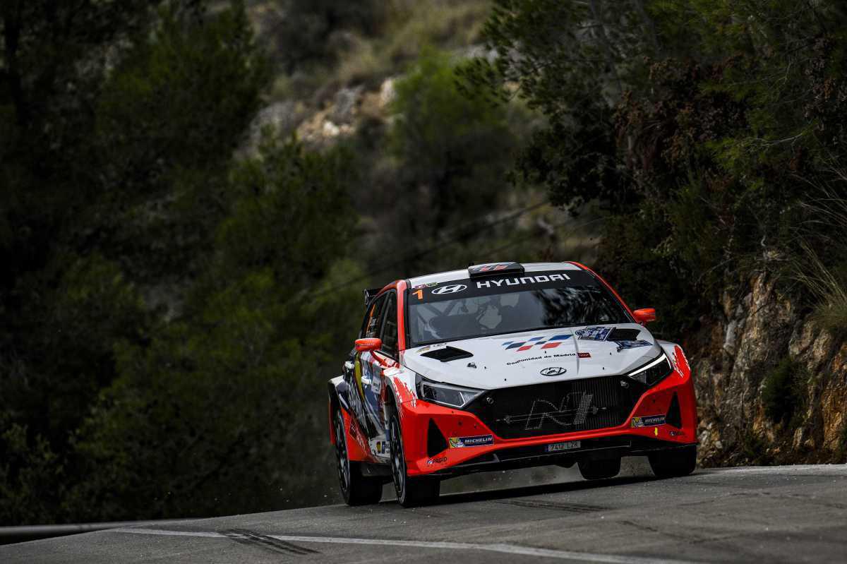 Pepe López, líder al término de la primera sección del 28 Rallye La Nucía Mediterráneo Pepe López, líder al término de la primera sección del 28 Rallye La Nucía Mediterráneo