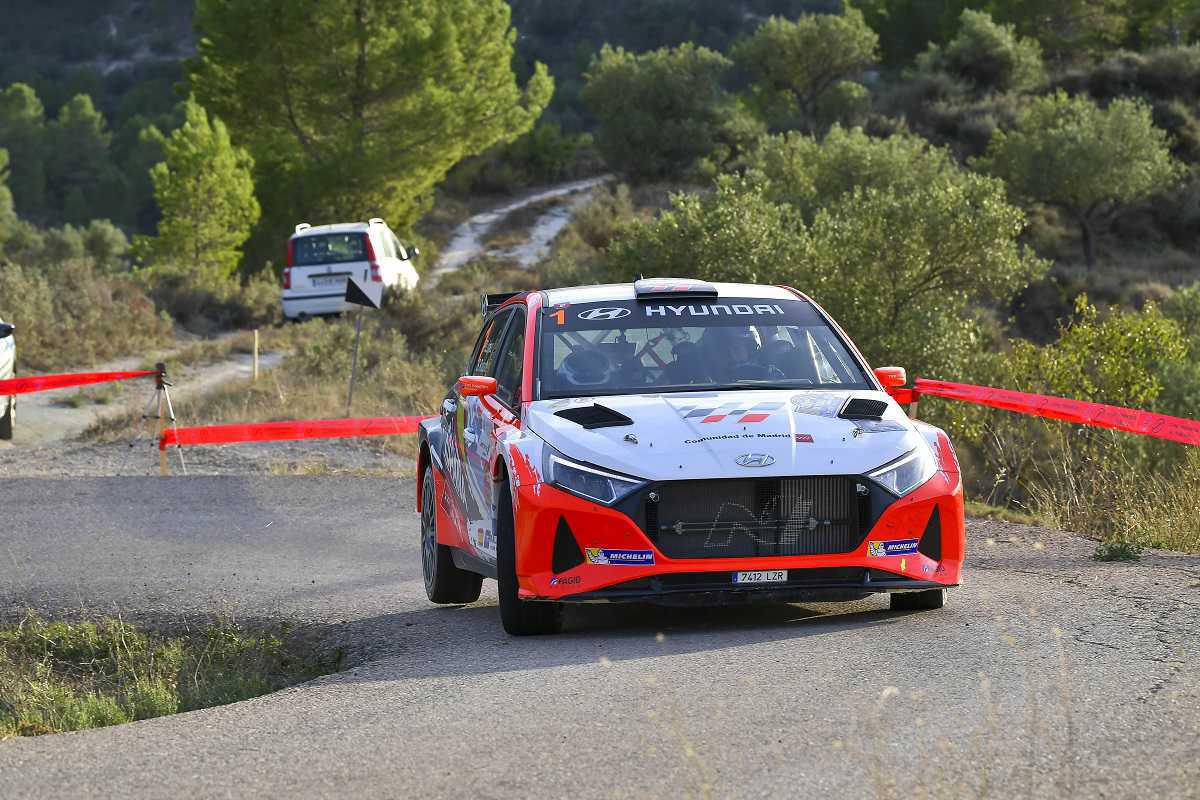 Pepe López pone tierra de por medio al frente de la clasificación Pepe López pone tierra de por medio al frente de la clasificación