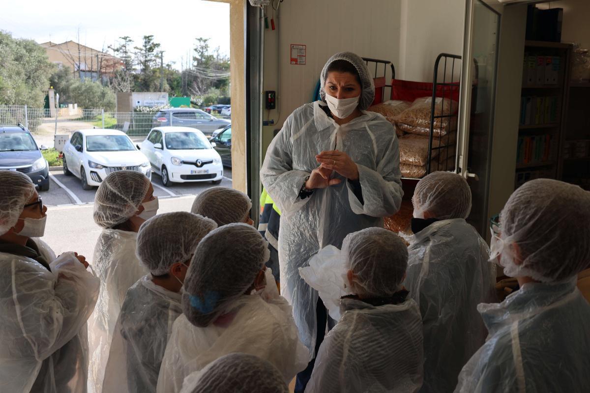 Plongée dans les coulisses de la cuisine centrale