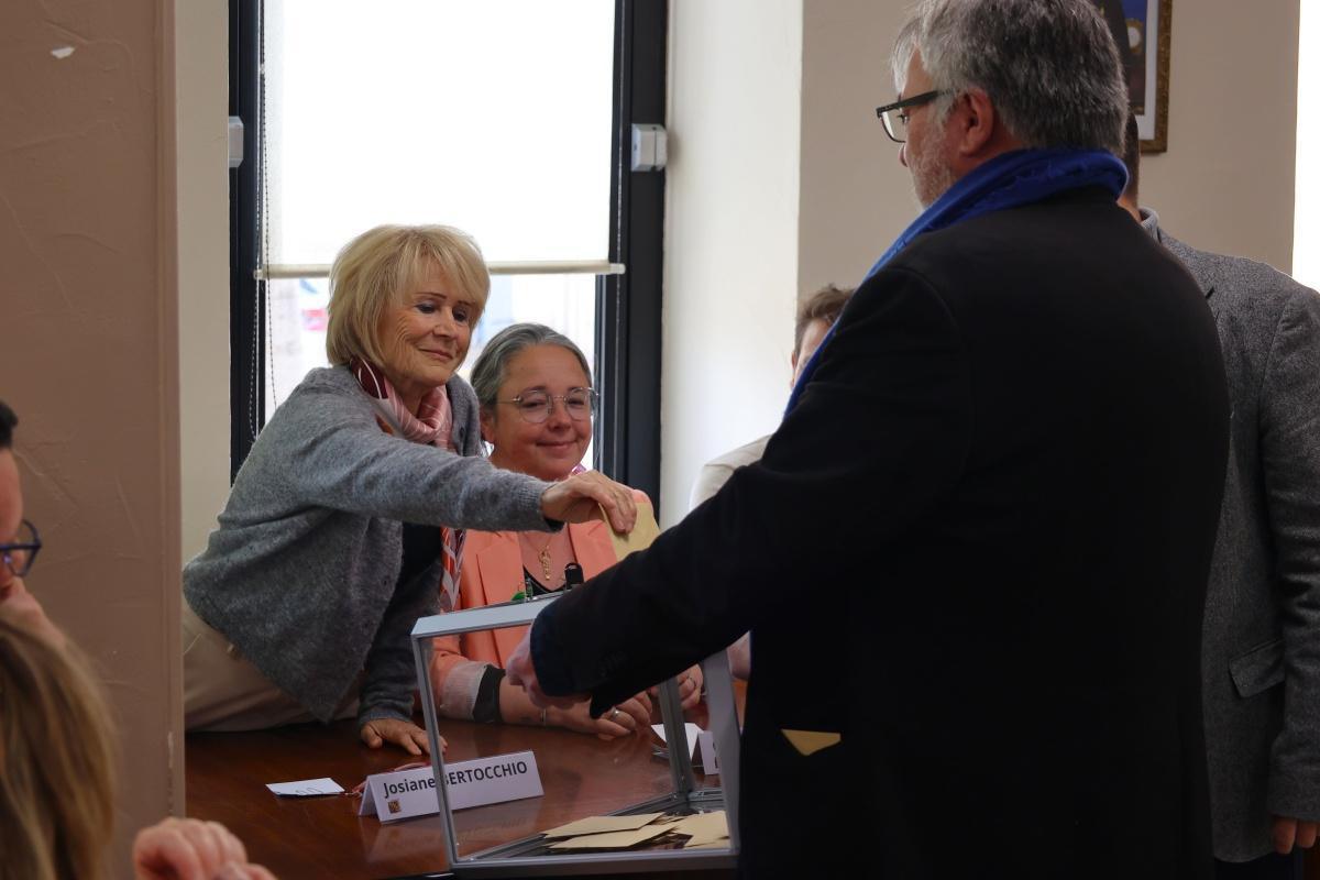 Le nouveau conseil municipal s'installe