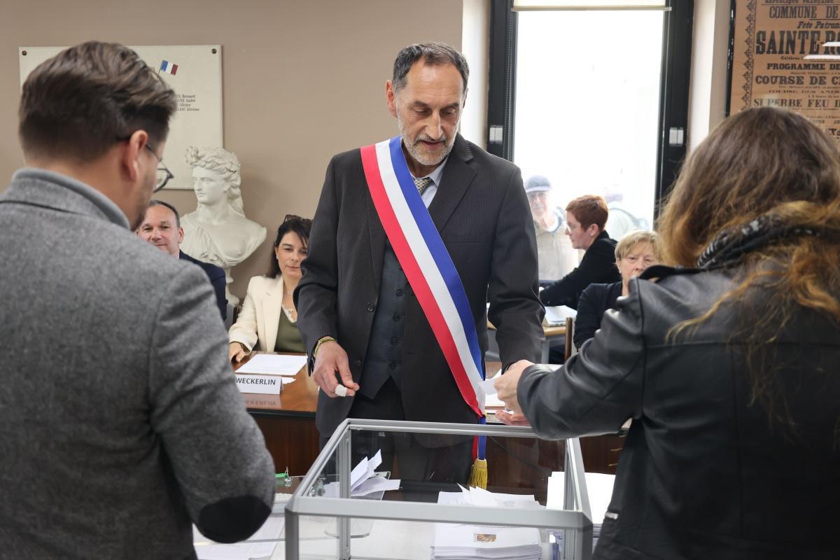 Le nouveau conseil municipal s'installe