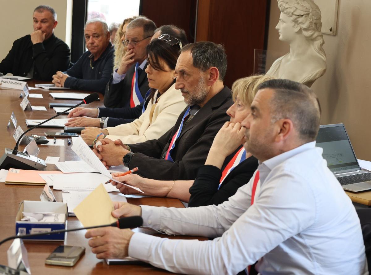 Le nouveau conseil municipal s'installe