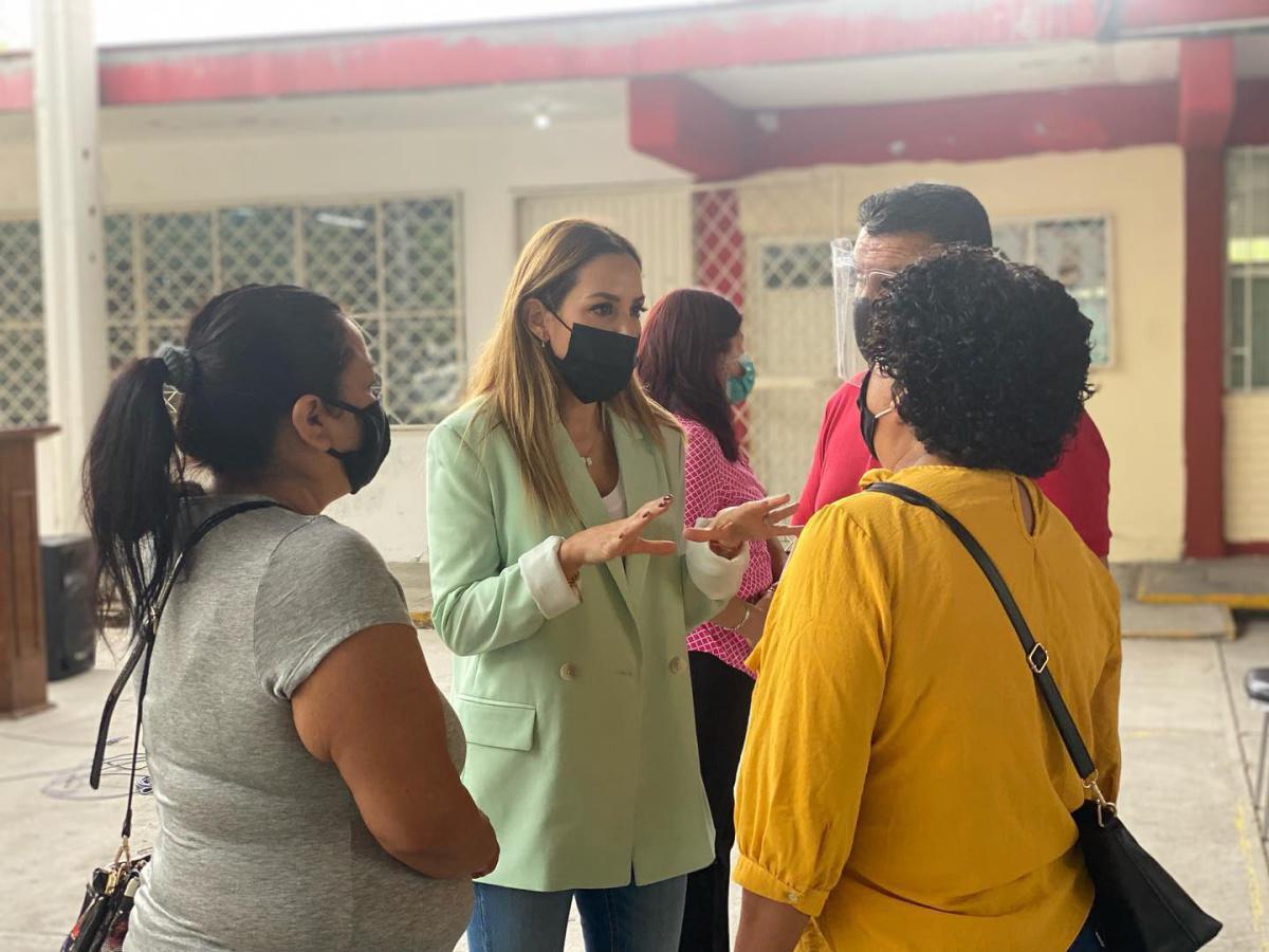 Reunión con Directores de Escuelas Reunión con Directores de Escuelas