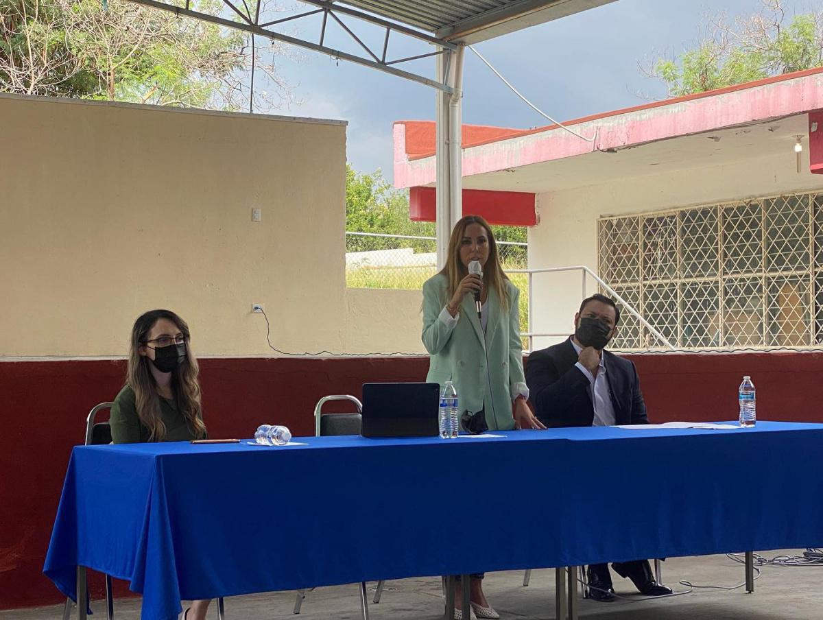 Reunión con Directores de Escuelas Reunión con Directores de Escuelas