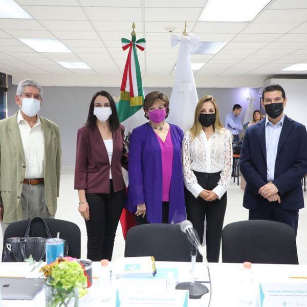 Reunión con Secretaria de Educación sobre vigilancia y mantenimiento de escuelas Reunión con Secretaria de Educación sobre vigilancia y mantenimiento de escuelas