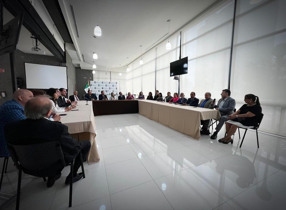 Reunion con los directivos de la Federación de Colegios Profesionales del Estado de Nuevo León