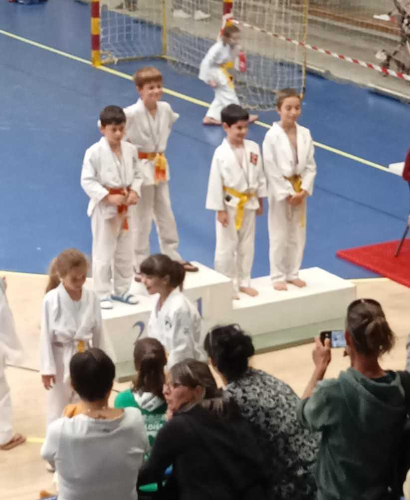 Tournoi du JCS a Nousty du 21/10/2023 ... Très bonne participation de tous vaillants petits champions de Lescar Judo ...