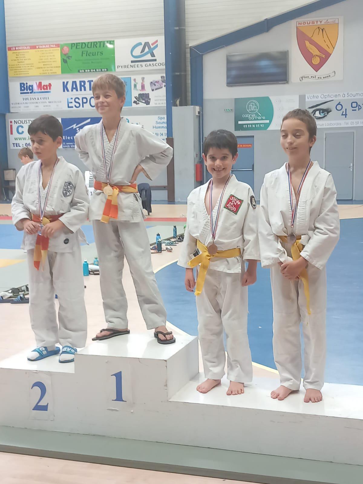 Tournoi du JCS a Nousty du 21/10/2023 ... Très bonne participation de tous vaillants petits champions de Lescar Judo ...