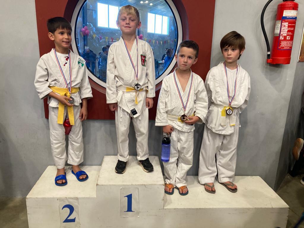 Tournoi du JCS a Nousty du 21/10/2023 ... Très bonne participation de tous vaillants petits champions de Lescar Judo ...