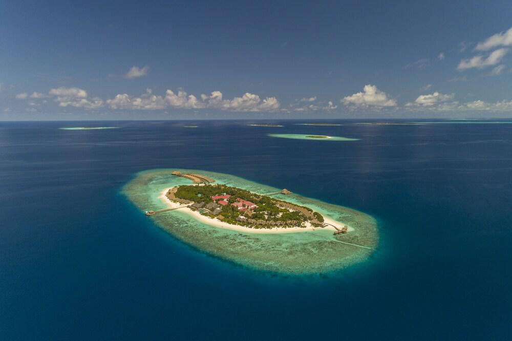 Kudafushi Resort and Spa ★★★★★ 