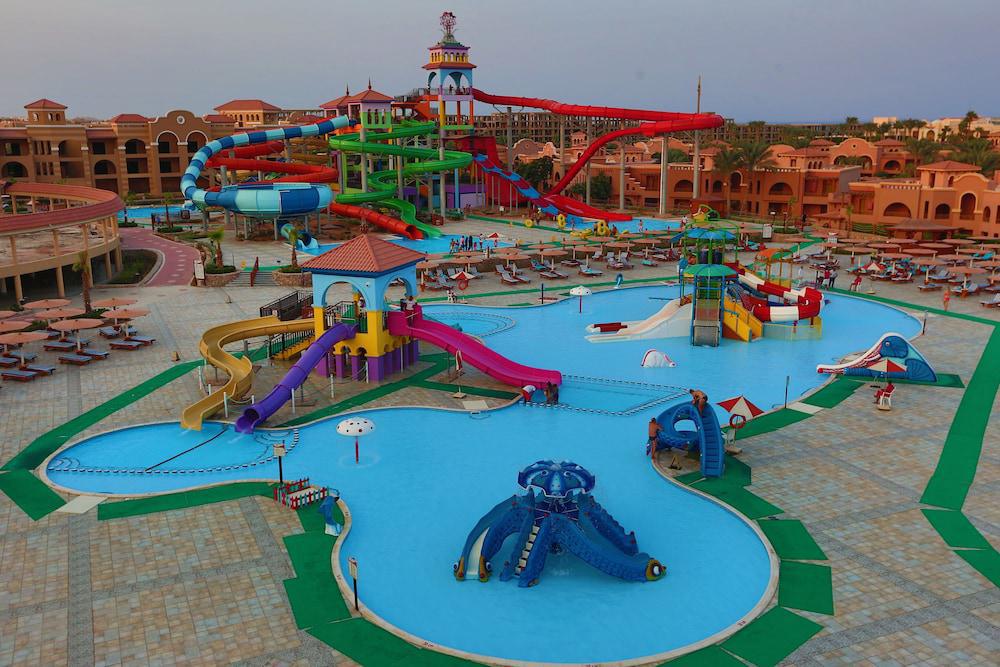 Charmillion Gardens Aqua Park ★★★★★