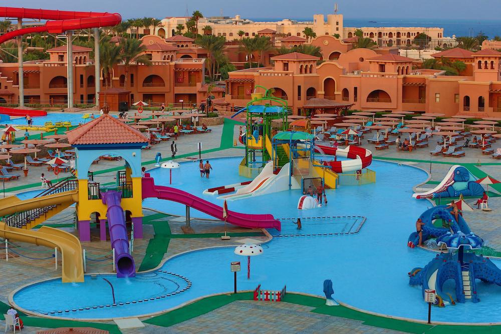 Charmillion Gardens Aqua Park ★★★★★