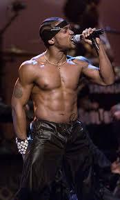 D’ANGELO : LA NÉO-SOUL EN DEUIL D’UN GÉNIE D’ANGELO : LA NÉO-SOUL EN DEUIL D’UN GÉNIE