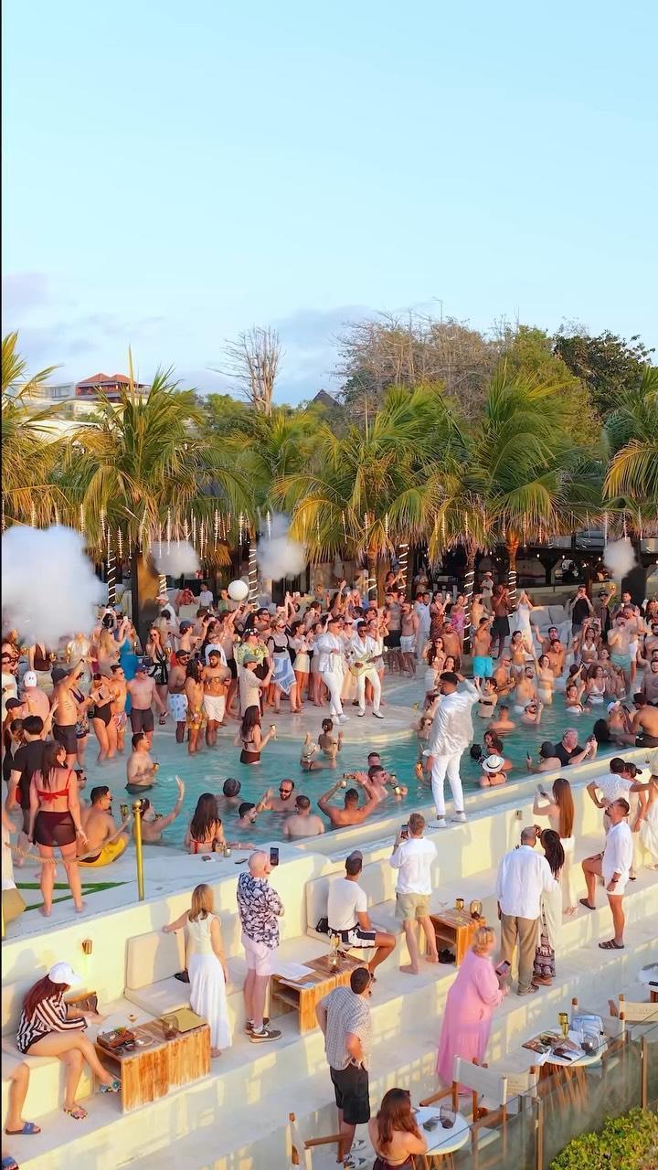 Friday in Bali at El Kabron Bali Friday in Bali at El Kabron Bali