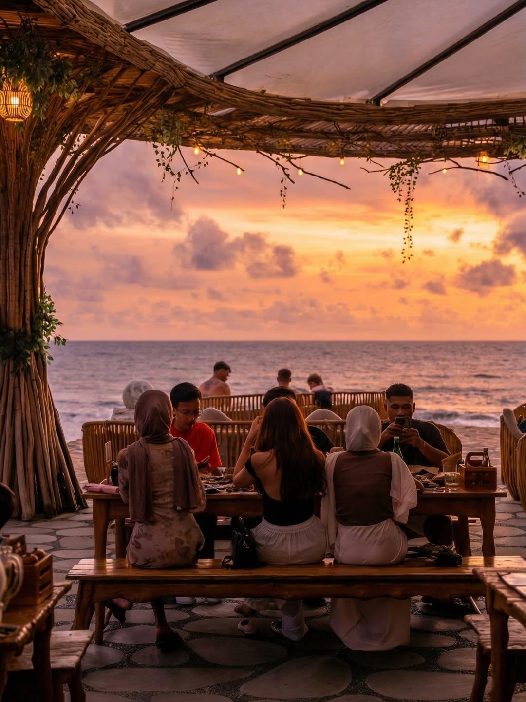 Luna Beach Club