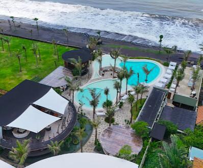 Moonstone Beach Lounge