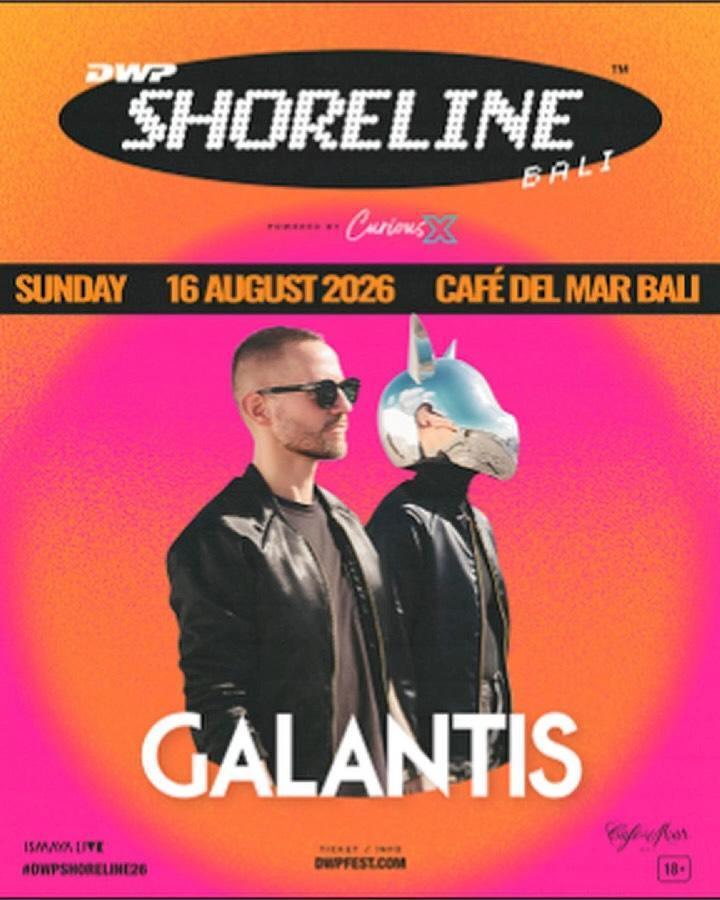 Shoreline at Cafe Del Mar