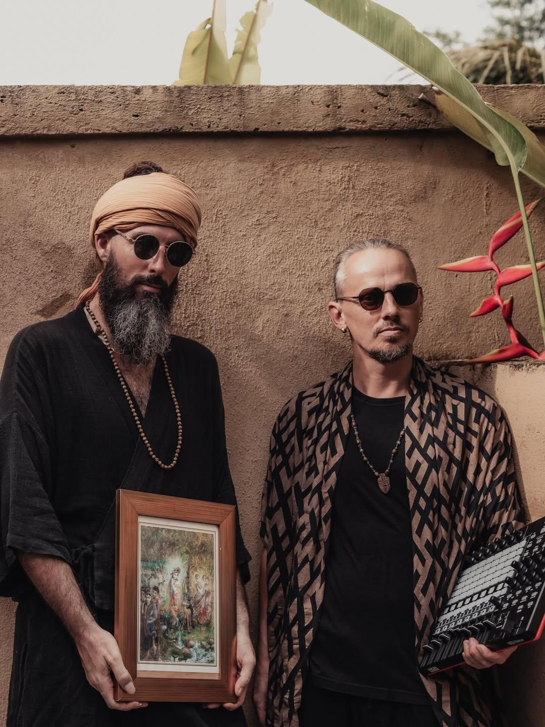 Silicon Babas at Dragon Tea Temple Silicon Babas at Dragon Tea Temple