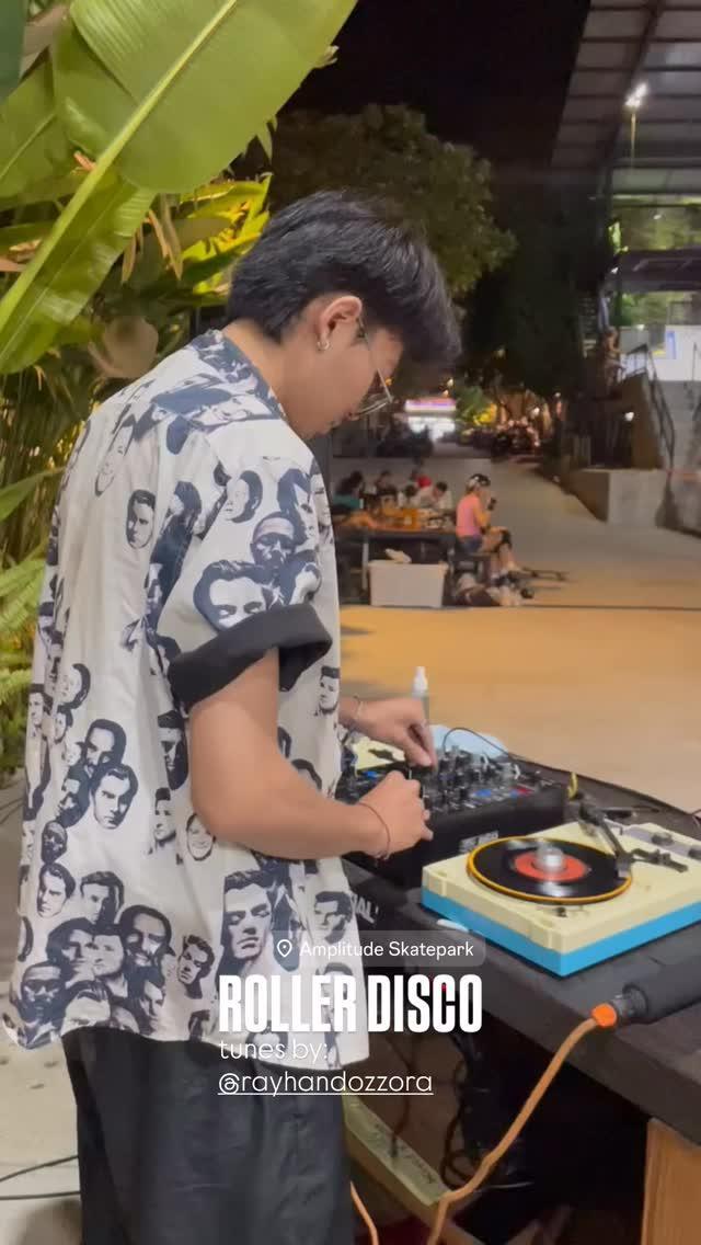 Roller Disco by @rayhandozzora at Amplitude Skate Social Roller Disco by @rayhandozzora at Amplitude Skate Social