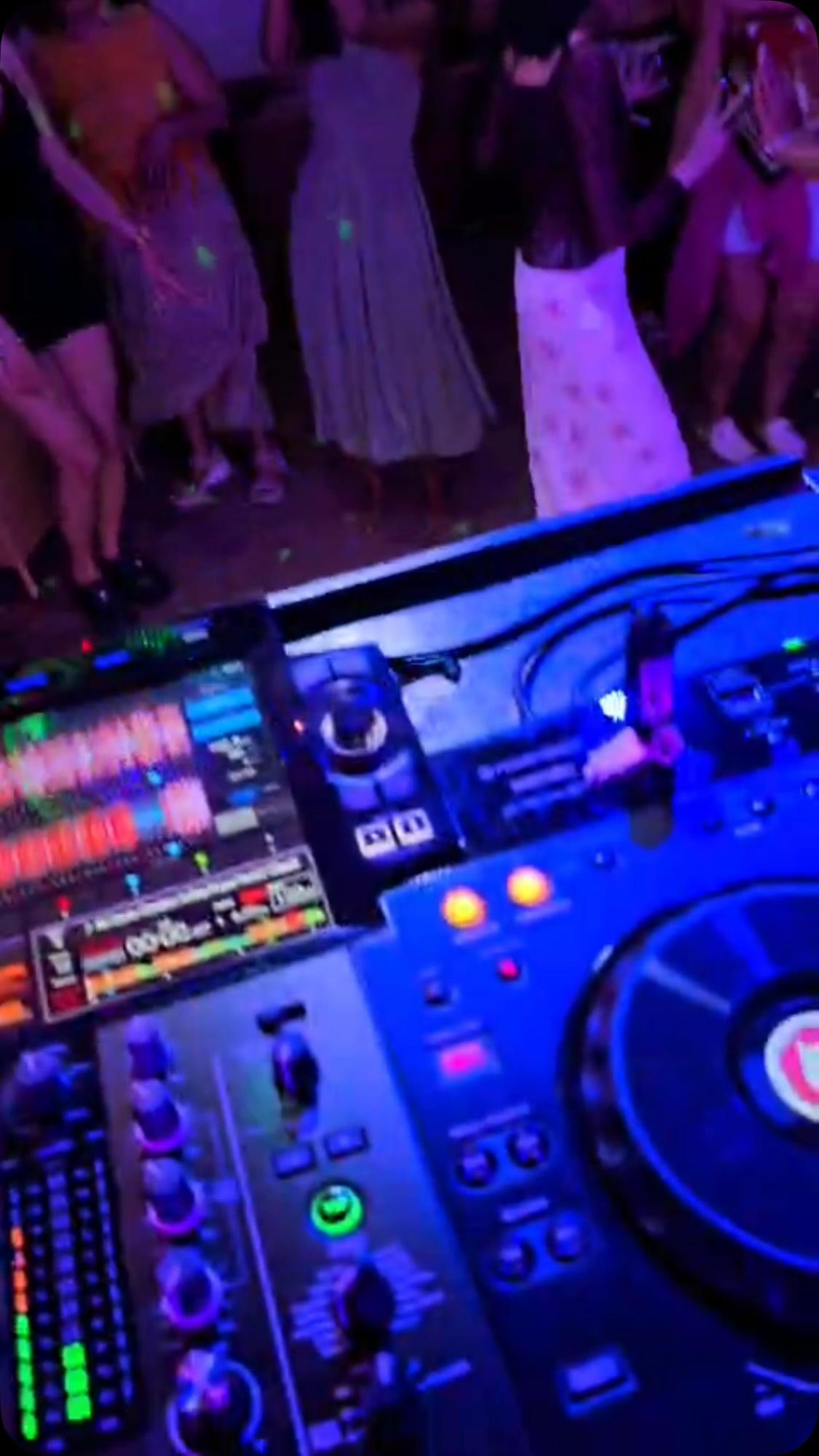 DJ Vive at Bamboo at Bamboo Bar & Grill Kuta DJ Vive at Bamboo at Bamboo Bar & Grill Kuta