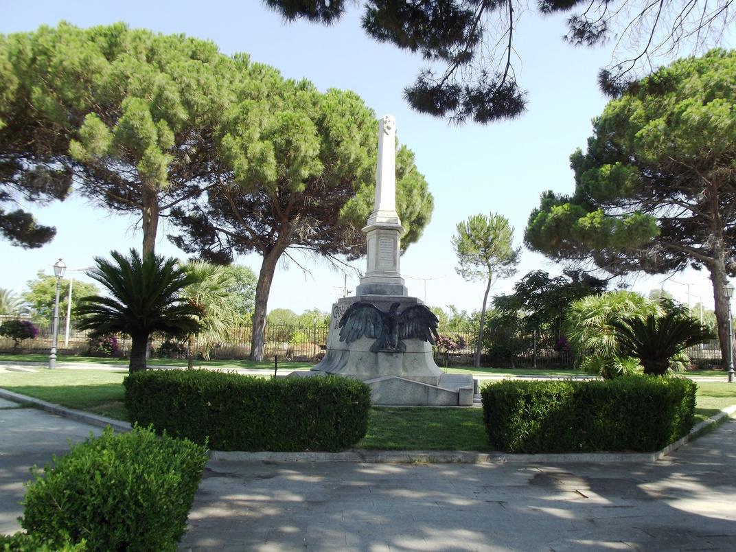 Monumento ai cinque Martiri - Monument to the Five Martyrs Monumento ai cinque Martiri - Monument to the Five Martyrs