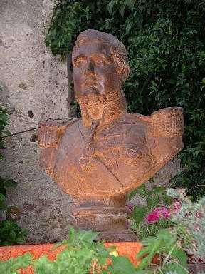 Busto Ferdinando di Borbone - Bust of Ferdinand of Bourbon Busto Ferdinando di Borbone - Bust of Ferdinand of Bourbon