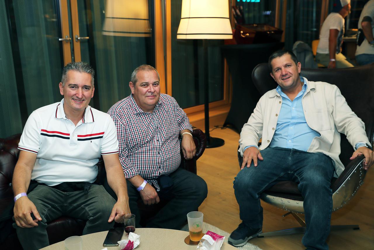 ys_lounge_1330