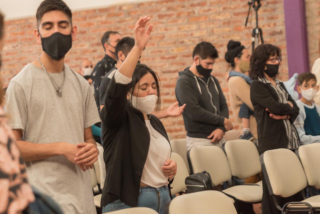 Amamos adorar a Jesús