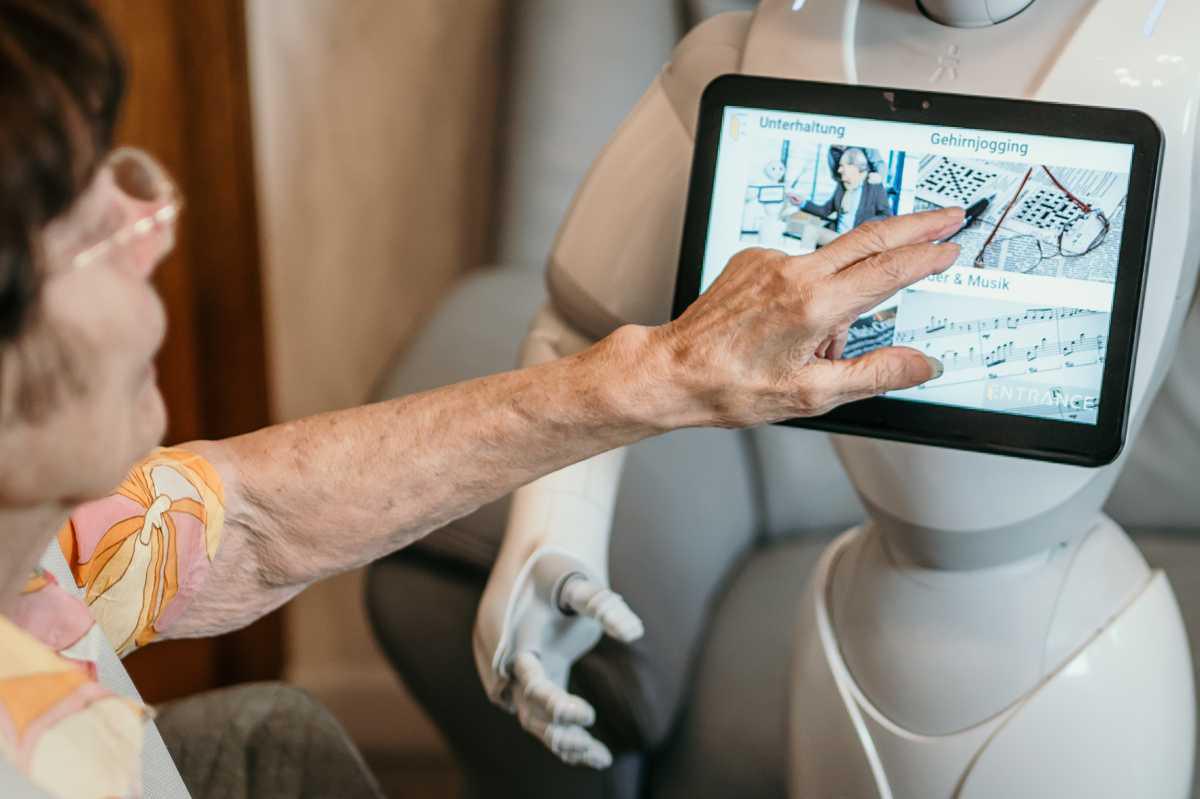 ENTRANCE Robot.Care