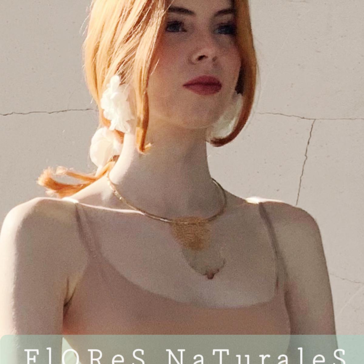 Los pendientes de flores naturales son mucho más que un simple accesorio Los pendientes de flores naturales son mucho más que un simple accesorio