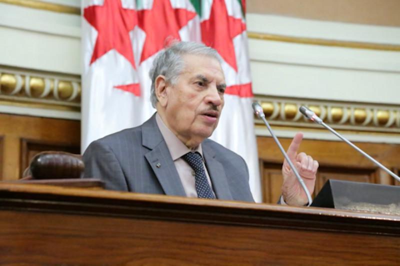 رئيس مجلس الأمة الجزائري يستقبل فريق البوليزاريو لكرة القدم