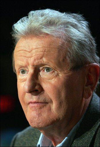 وفاة “جيل بيرو” صاحب كتاب “صديقنا الملك” وفاة “جيل بيرو” صاحب كتاب “صديقنا الملك”