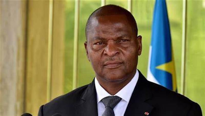  رئيس جمهورية أفريقيا الوسطى يجري محادثات مع الزعيم الجديد للغابون