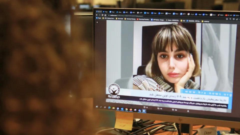 صحافية إيرانية تقول إنها تعرضت لاعتداء جنسي خلال توقيفها في طهران صحافية إيرانية تقول إنها تعرضت لاعتداء جنسي خلال توقيفها في طهران