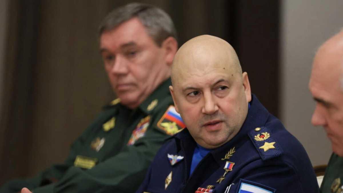 جنرال روسي مقرب من فاغنر يظهر مجدداً خلال زيارة للجزائر جنرال روسي مقرب من فاغنر يظهر مجدداً خلال زيارة للجزائر