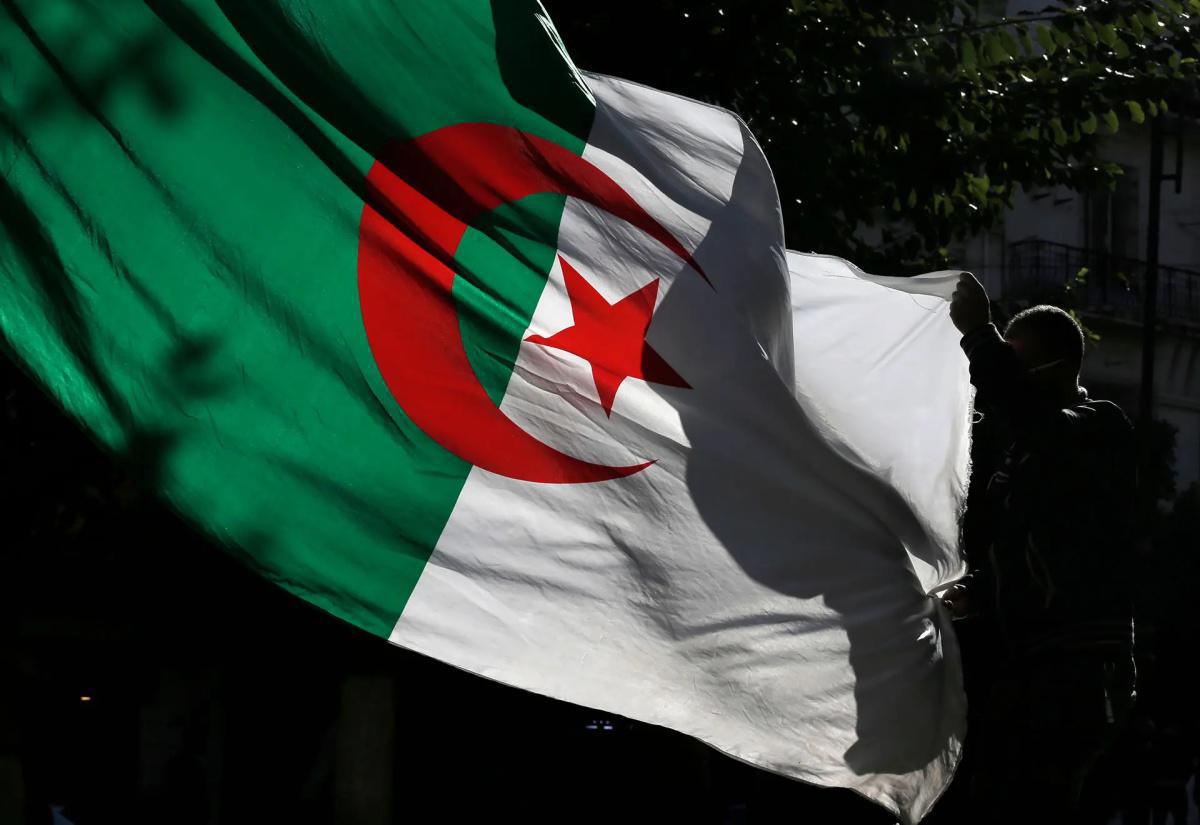 هيومن رايتس ووتش : السلطات الجزائرية سحقت الفضاء المدني خلال السنوات الأربع الماضية هيومن رايتس ووتش : السلطات الجزائرية سحقت الفضاء المدني خلال السنوات الأربع الماضية