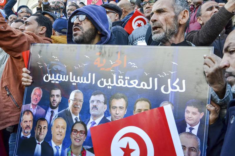 تونس: معتقلون سياسيون يضربون عن الطعام تنديدا باعتقالهم (لجنة الدفاع)