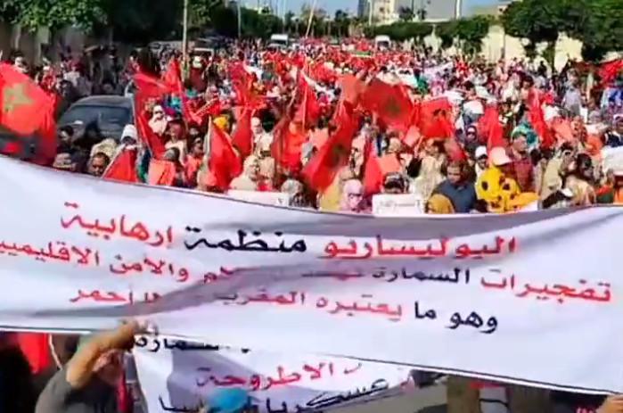 عشرات الآلاف من المغاربة يدينون الهجوم الشنيع الذي وقع في السمارة عشرات الآلاف من المغاربة يدينون الهجوم الشنيع الذي وقع في السمارة