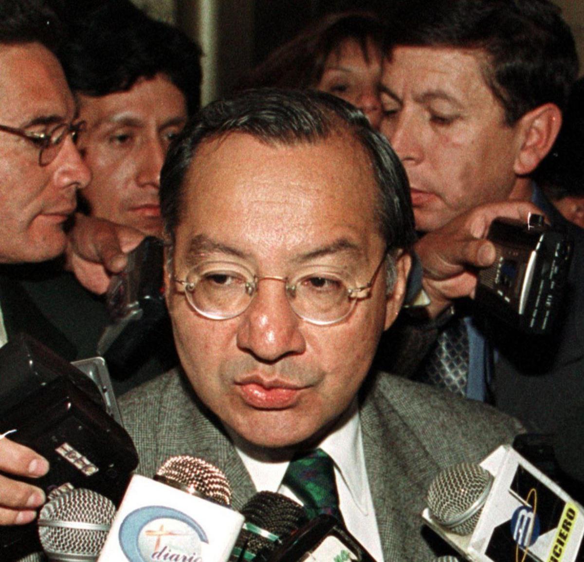 التجسس داخل الدبلوماسية الأمريكية: اعتقال مانويل روش التجسس داخل الدبلوماسية الأمريكية: اعتقال مانويل روش