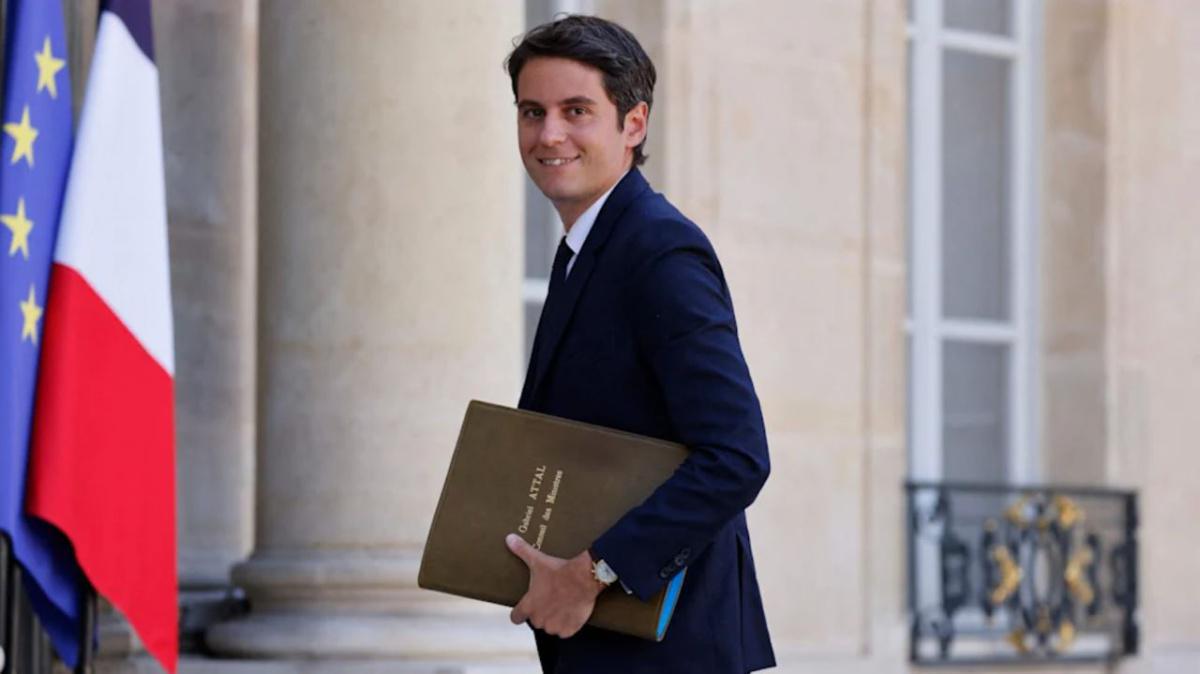 أصغر رئيس وزراء في تاريخ البلاد يرأس الحكومة الفرنسية