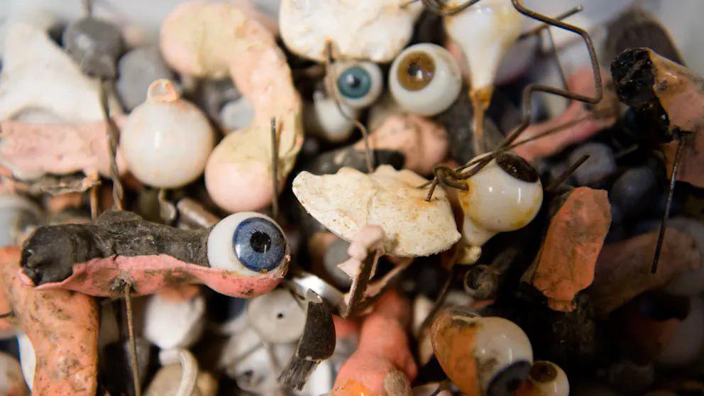 بيع مجموعة مكونة من 2000 دمية من عصر الاشتراكية في ألمانيا بيع مجموعة مكونة من 2000 دمية من عصر الاشتراكية في ألمانيا