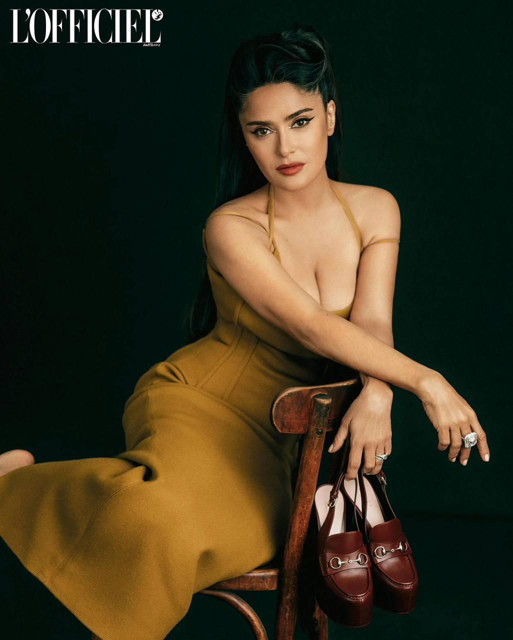 سلمى حايك تُزين أغلفة مجلة لوفيسيال العالمية في إصدارات متزامنة سلمى حايك تُزين أغلفة مجلة لوفيسيال العالمية في إصدارات متزامنة