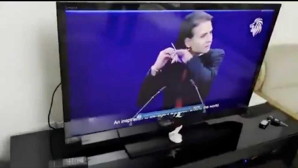 قراصنة يخترقون قناة دعائية إيرانية. السلطات تحجب الإنترنت قراصنة يخترقون قناة دعائية إيرانية. السلطات تحجب الإنترنت